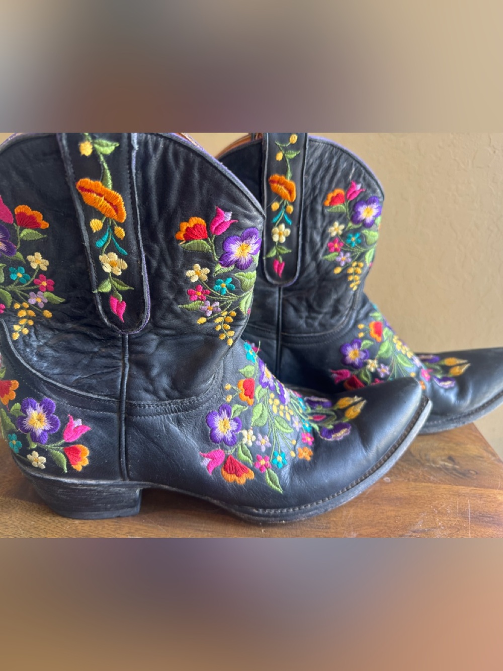 Old Gringo Black Leather Floral Embroidered Ankle Boots